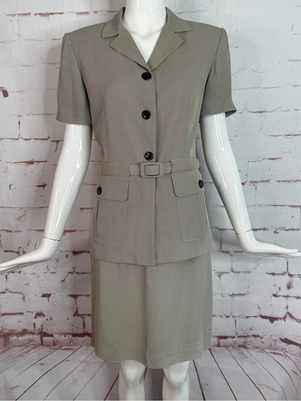 VTG ANN TAYLOR Petite 2 Piece Black & Tan Belted Jacket Pencil Skirt Suit Set 8P - Picture 1 of 15